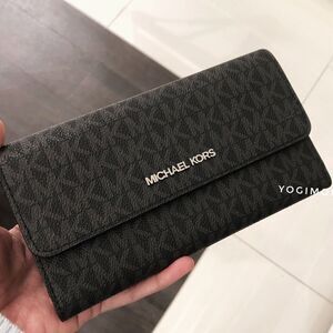 MICHAEL KORS Pocket Book Wallet Purse LG Trifold